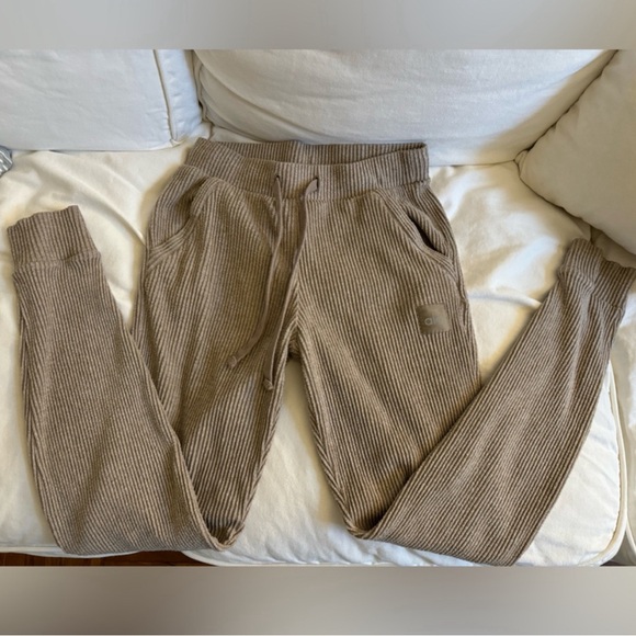 ALO MUSE SWEATPANTS - Picture 2 of 3